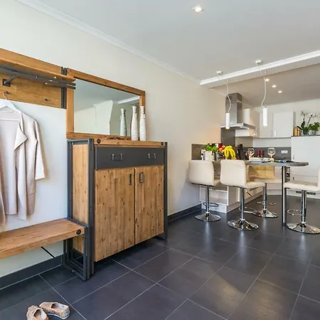 The Little Two Apartment Kropelin